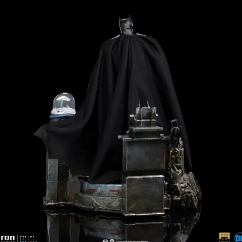Batman Unleashed - DC Comics - Art Scale 1/10 - Iron Studios