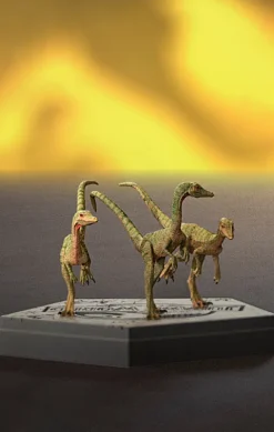 Compsognathus Jurassic World Icons Iron Studios