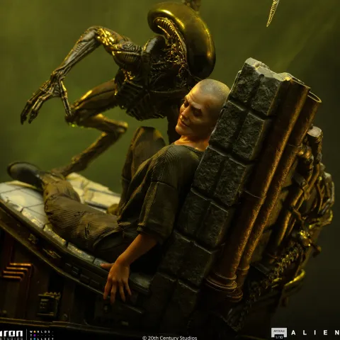 Pre-Order - Statue Ellen Ripley & Dog Alien – Alien 3 – Art Scale 1/10 – Iron Studios