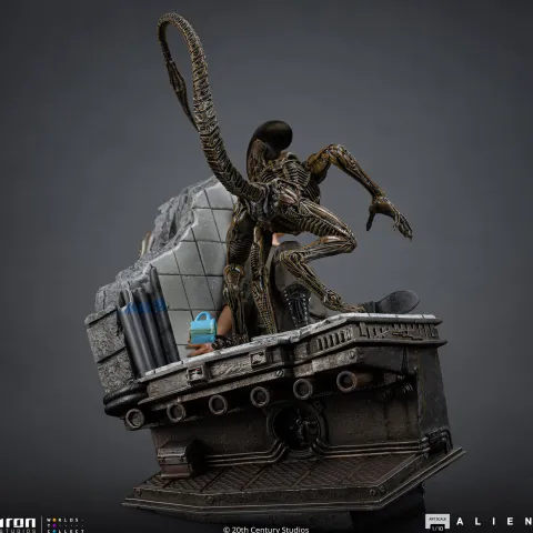 Pre-Order - Statue Ellen Ripley & Dog Alien – Alien 3 – Art Scale 1/10 – Iron Studios