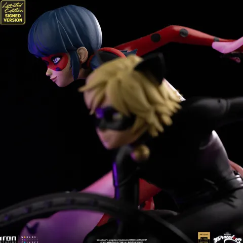 Pre-Order - Statue Ladybug and Cat Noir - Miraculous 10th Anniversary Signed Edition - Deluxe Art Scale 1/10 - Iron Studios