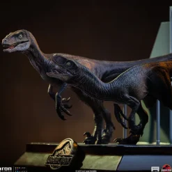 Pre-Order - Statue Raptors at the Kitchen’s Door – Jurassic Park – Art Scale 1/10 – Iron Studios