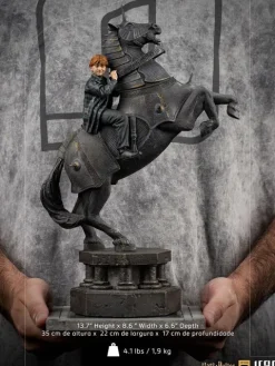 Ron Weasley at the Wizard Chess Harry Potter Art Scale 1/10 Iron Studios