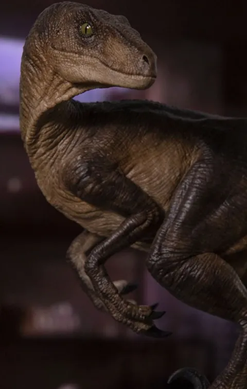 Statue Velociraptors in the Kitchen Diorama - Jurassic Park - Art Scale 1/10 - Iron Studios