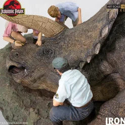 Triceratops Diorama - Jurassic Park - Art Scale 1/10 - Iron Studios